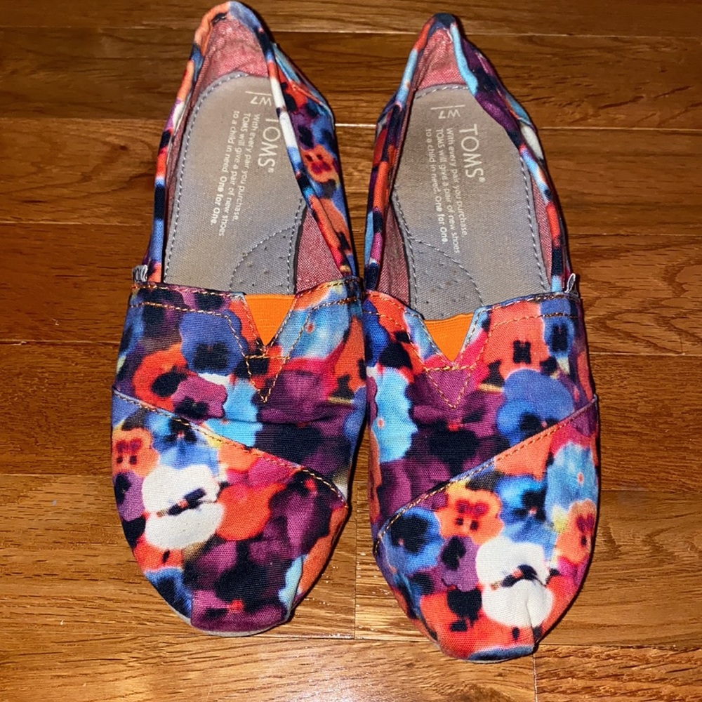 Toms